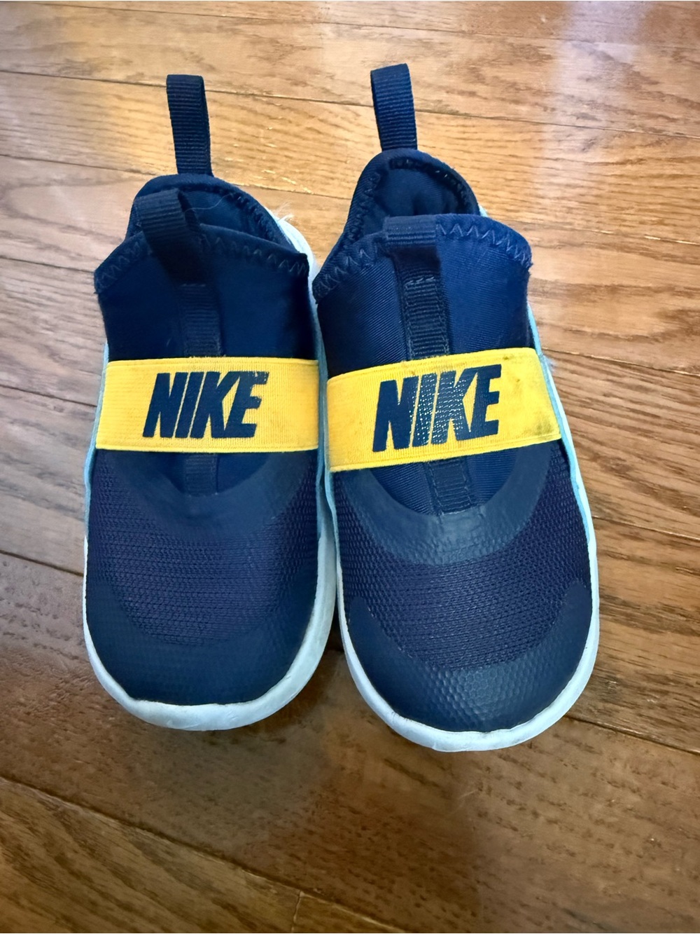 Nike Toddler 8C Flexrunner Navy and Yellow Slip-On Sneakers